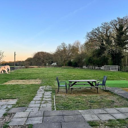 فندق The Bell And Bottle Hedgerley المظهر الخارجي الصورة