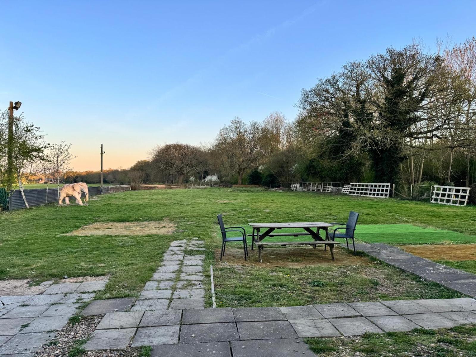 فندق The Bell And Bottle Hedgerley المظهر الخارجي الصورة